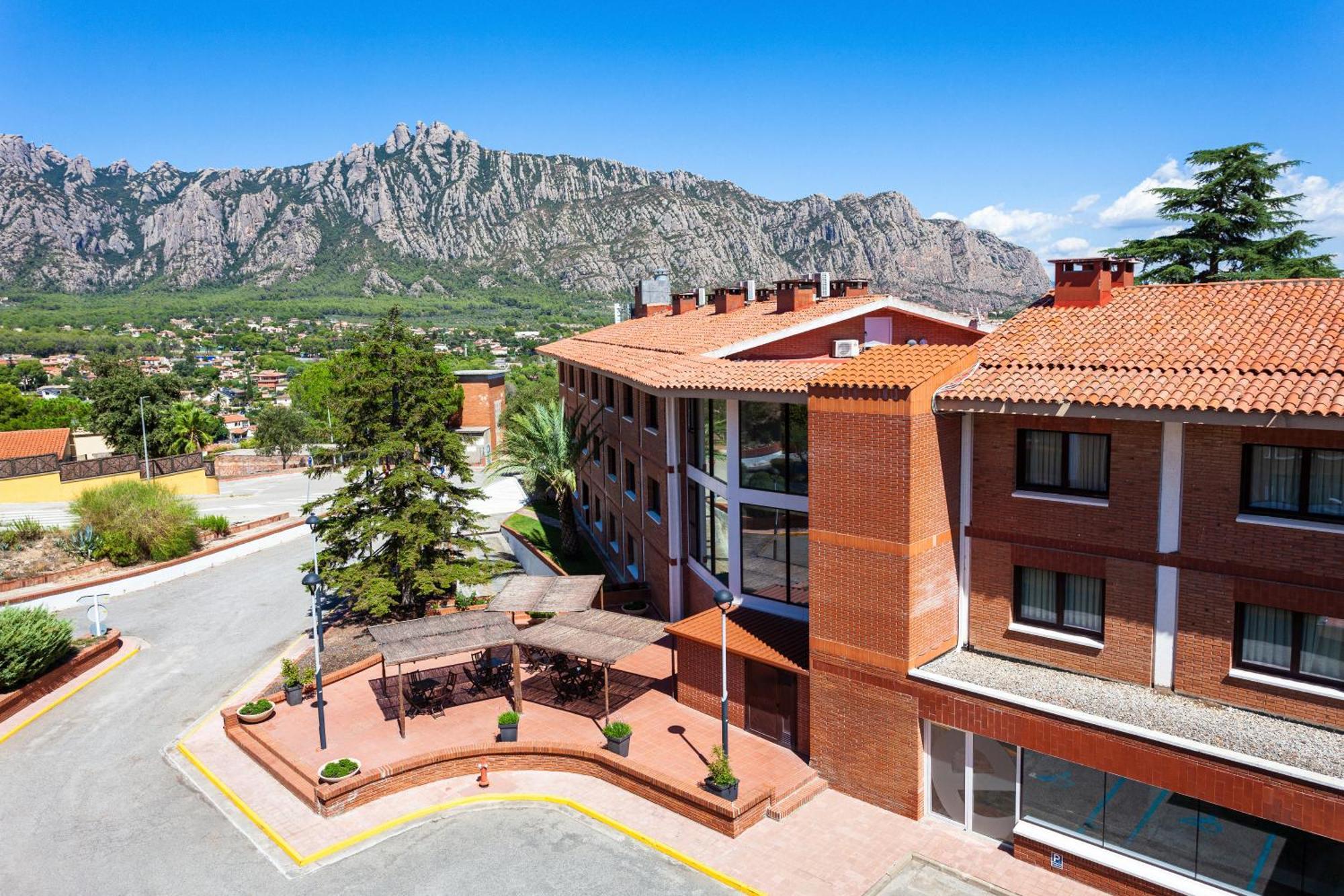 Checkin Montserrat Collbató Екстериор снимка